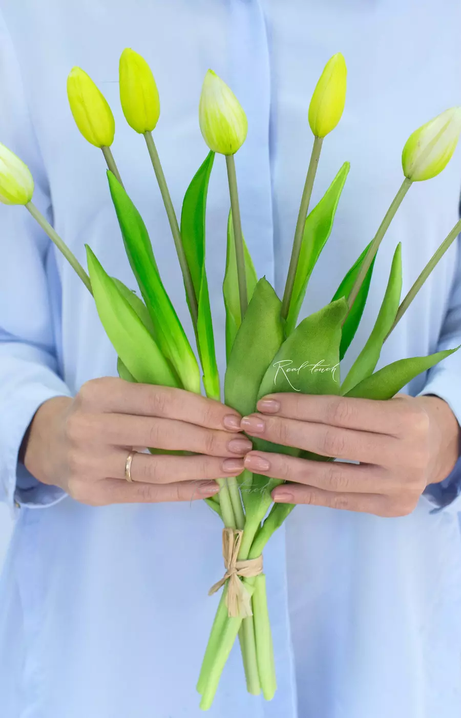 Букет закрытых тюльпанов 4+3 - Бело-зеленый